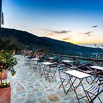 Πανσιόν Maison Bon Bon 4*