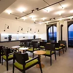 Maison Bon Bon بيت ضيافة