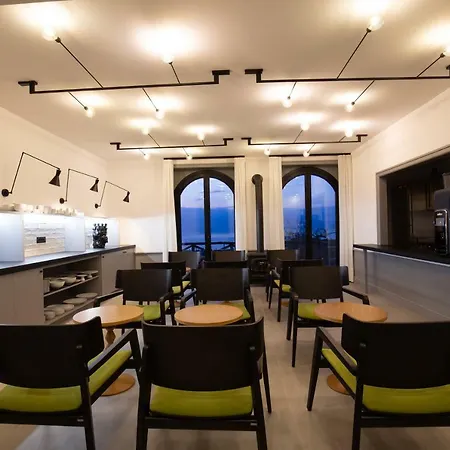 게스트하우스 Maison Bon Bon 4*